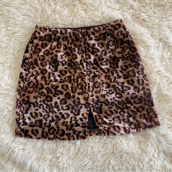 Vintage 1990s Leopard Print Velvet Mini Skirt - Picture 2 of 4